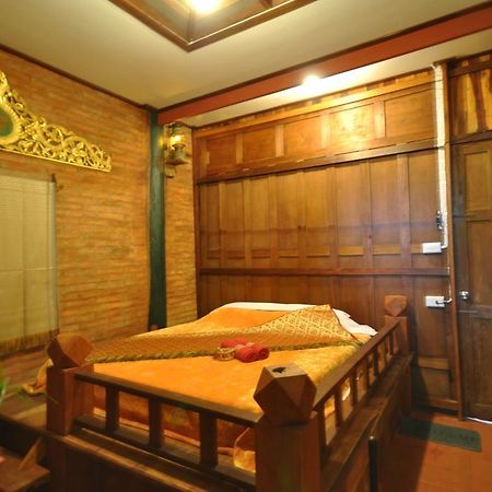 Ayutthaya Bouchic Hostel Kültér fotó