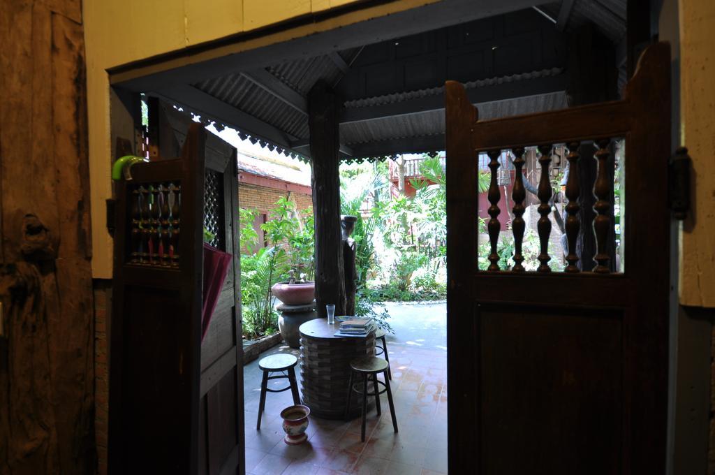 Ayutthaya Bouchic Hostel Kültér fotó