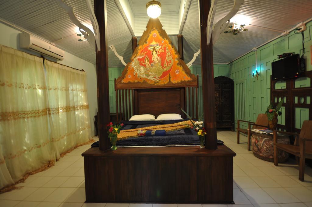 Ayutthaya Bouchic Hostel Kültér fotó