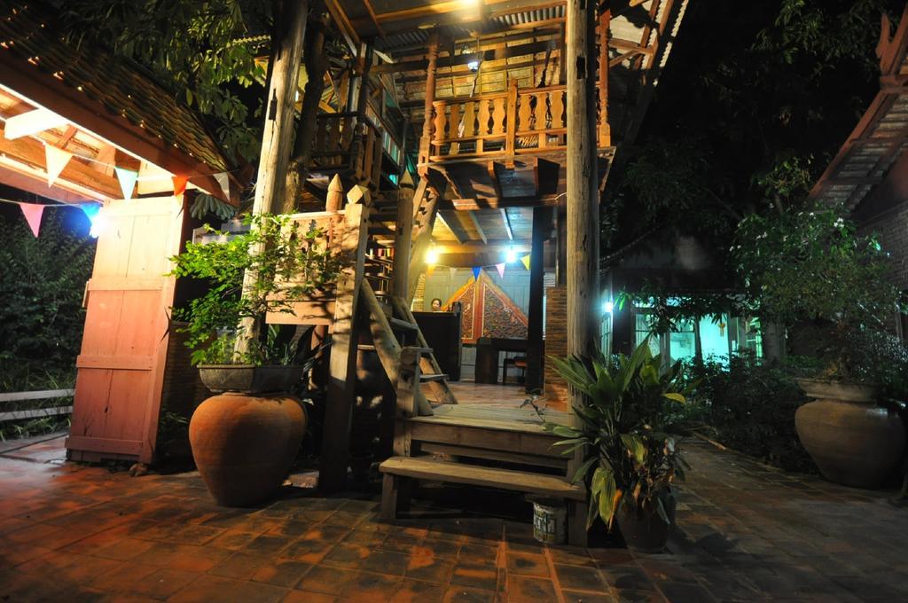 Ayutthaya Bouchic Hostel Kültér fotó