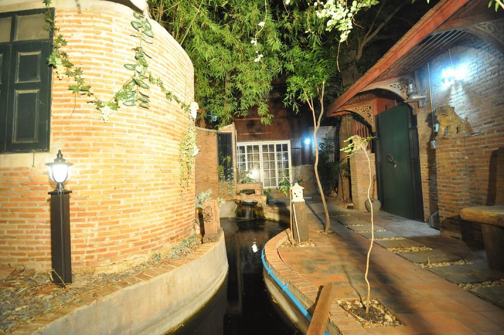Ayutthaya Bouchic Hostel Kültér fotó