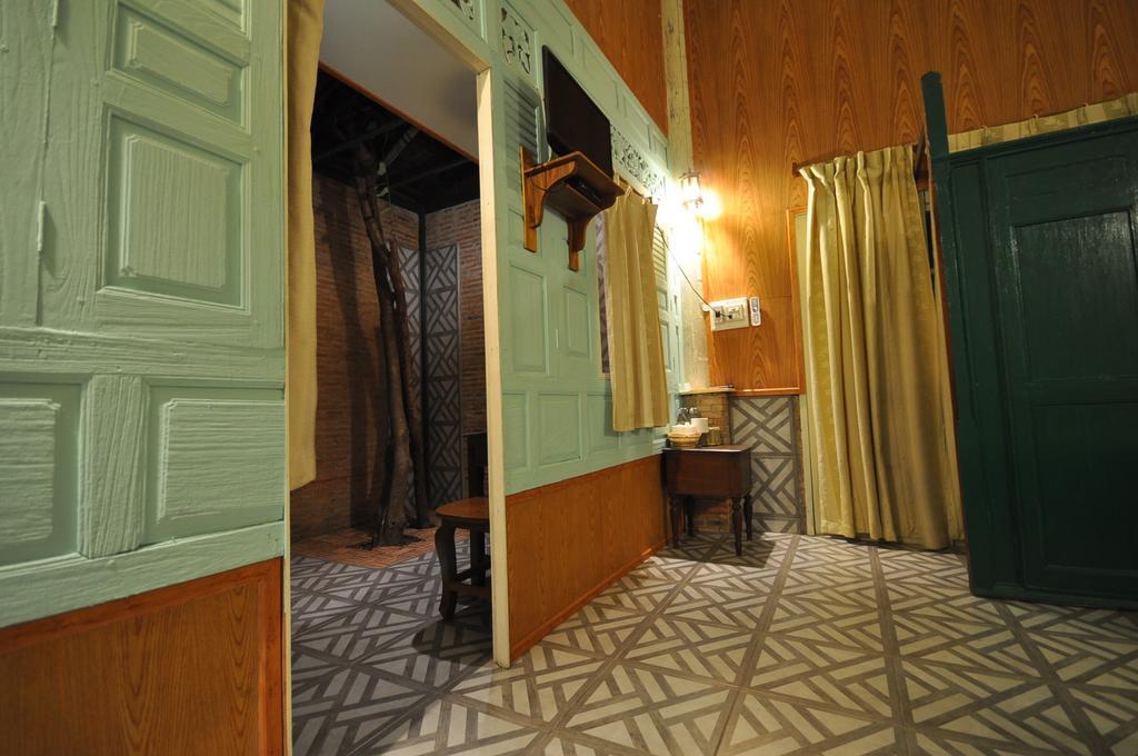 Ayutthaya Bouchic Hostel Kültér fotó
