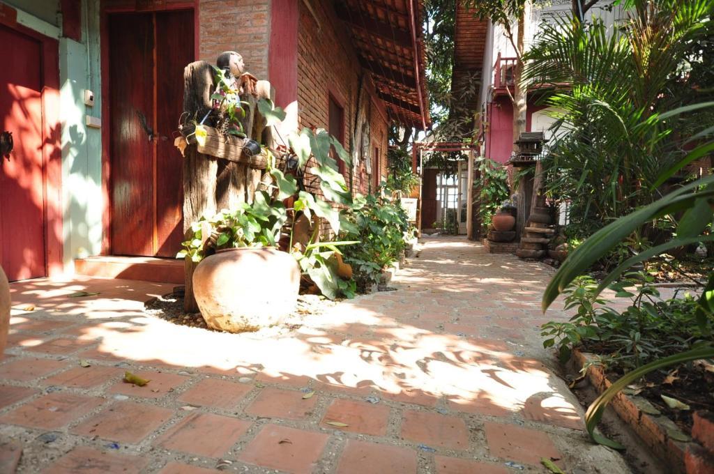Ayutthaya Bouchic Hostel Kültér fotó