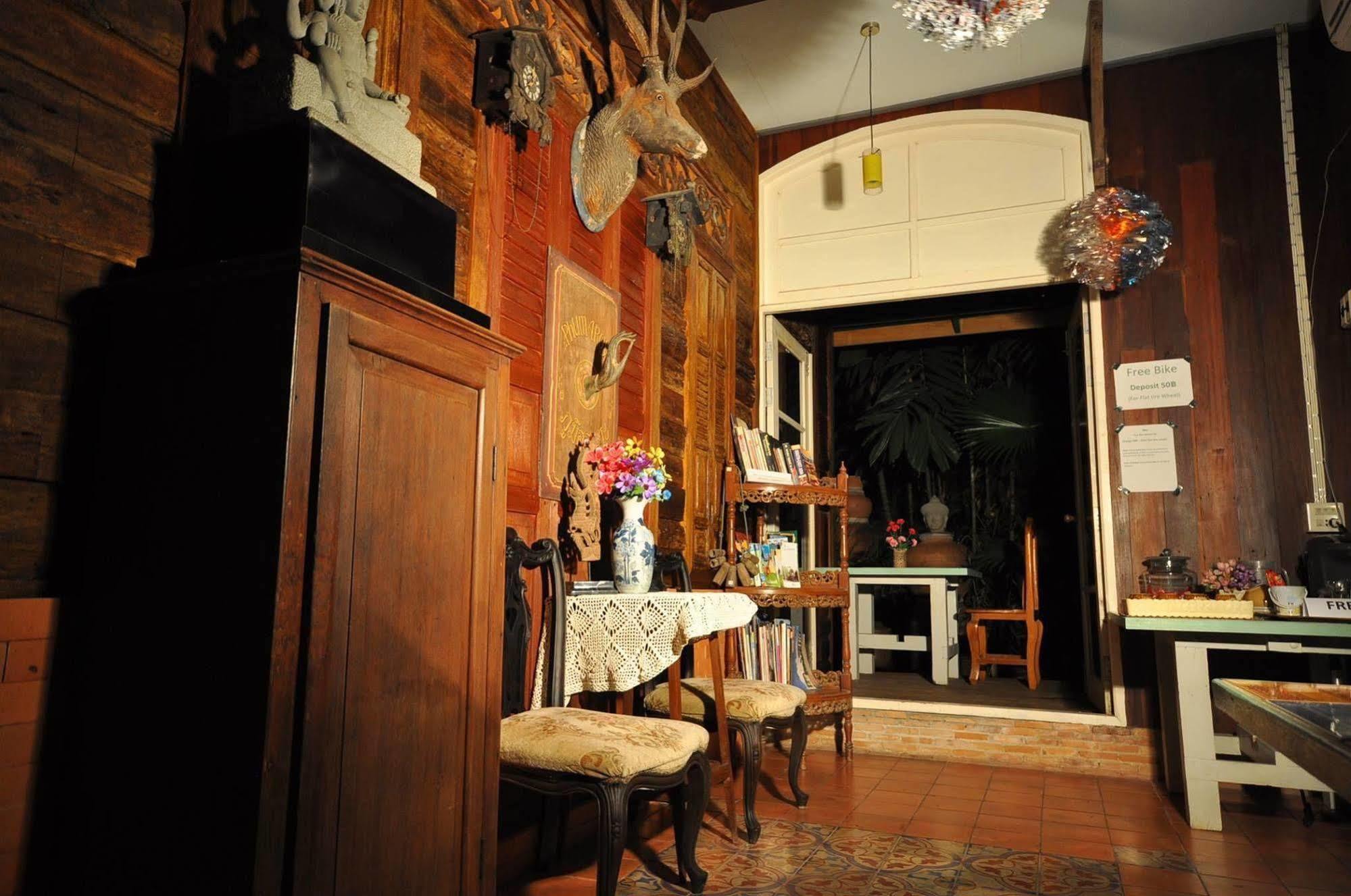 Ayutthaya Bouchic Hostel Kültér fotó