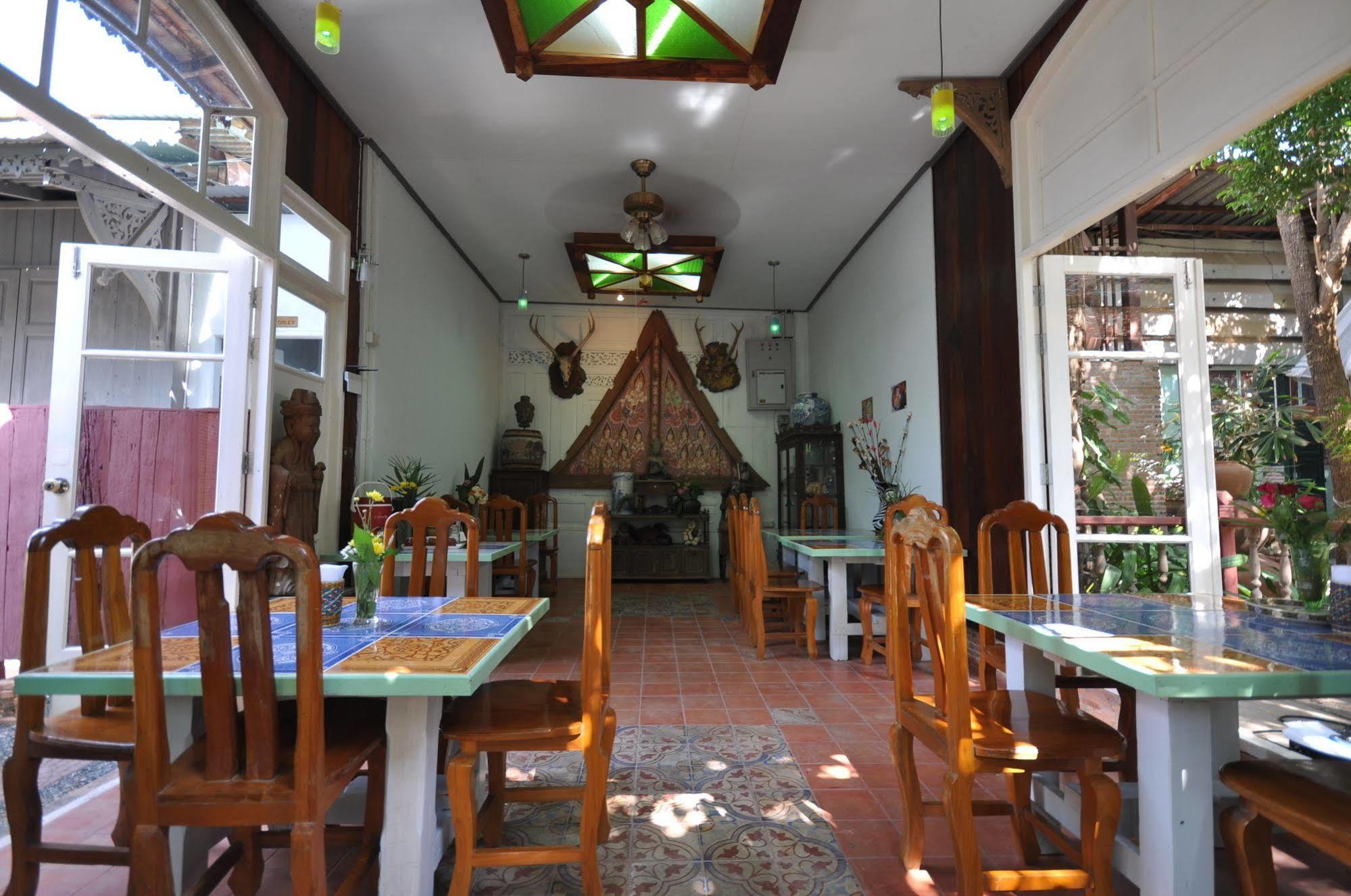 Ayutthaya Bouchic Hostel Kültér fotó