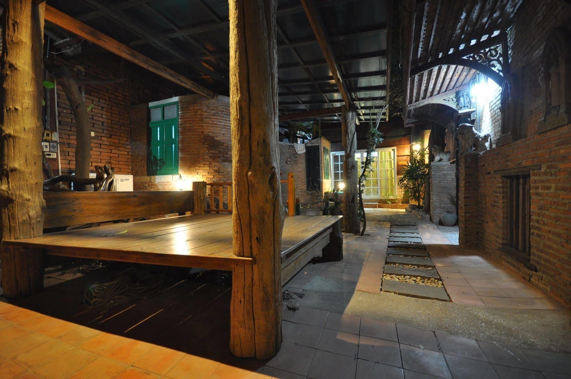 Ayutthaya Bouchic Hostel Kültér fotó